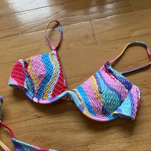 Bathing Suit - Picture 3 of 6